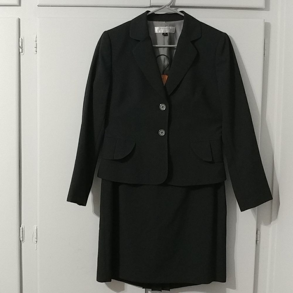 Tahari Petite Suit